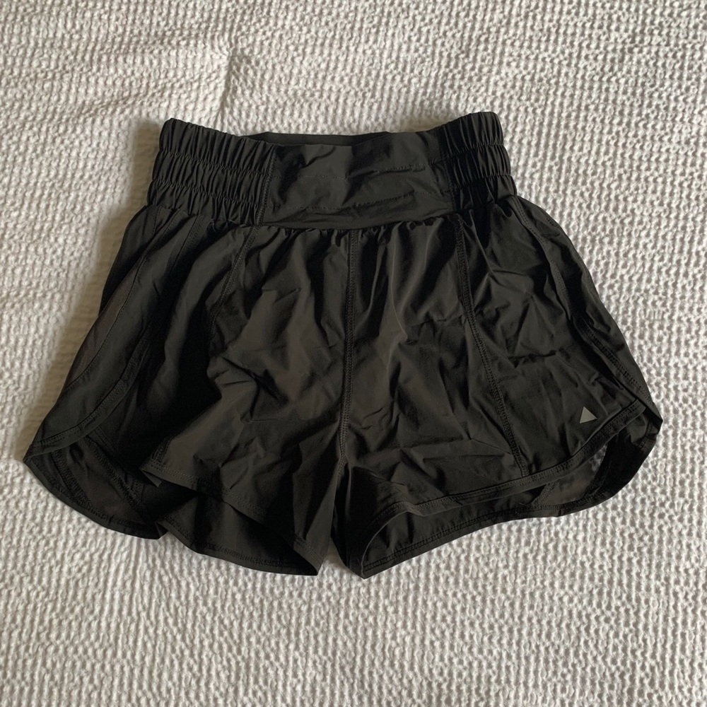 Balance Athletica Breeze shorts